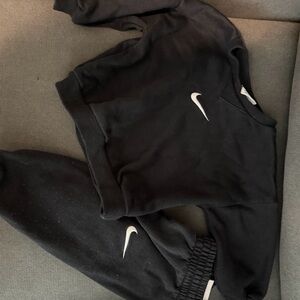 Nike Black Sweatshirt and Joggers Set